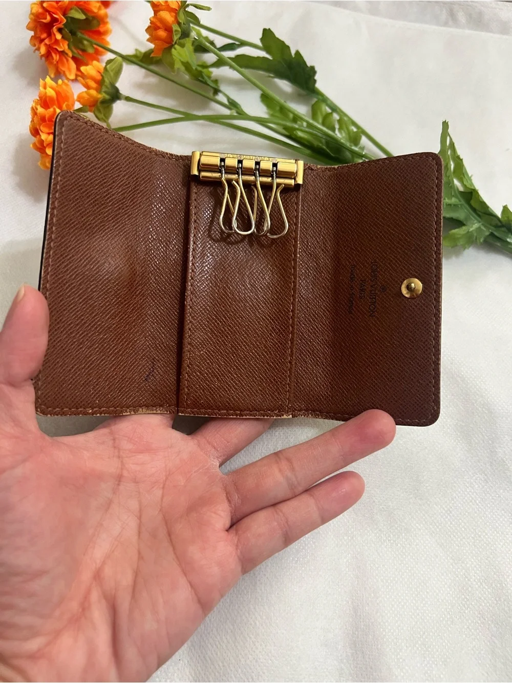 Louis Vuitton Monogram Brown Key Holder with COA (Certificate of Authenticity)